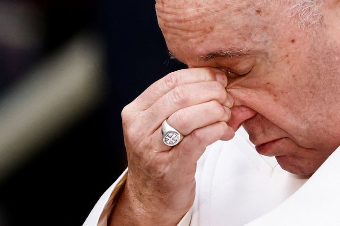 Le pape François n’a pas réussi à retenir ses larmes.