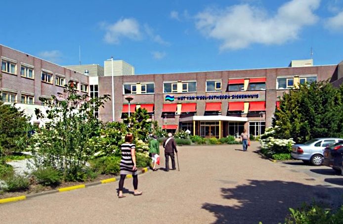 Het Van Weel-Bethesda Ziekenhuis in Dirksland.