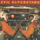 Met ‘Love is Okay’ komt Evil Superstars de wondere wereld der rock-’n-roll binnen door de Grootste Poort