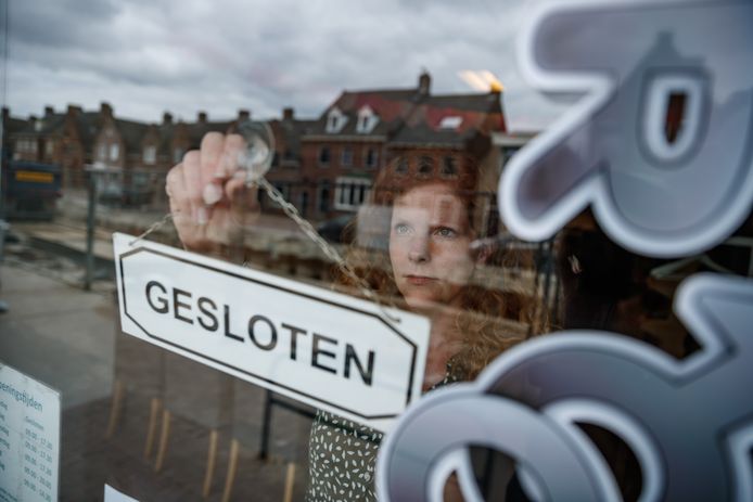 Bedrijven, scholen, theaters, bioscopen, sportscholen: veel ging er dicht, in de loop van 2020. En soms ook weer open, en dan toch weer dicht.
