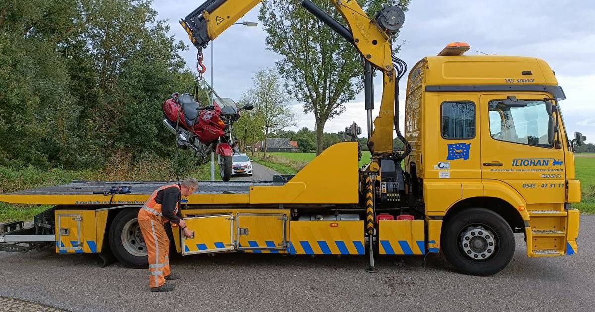 Aanrijding tussen motorrijder en automobilist op beruchte kruising in Aalten.