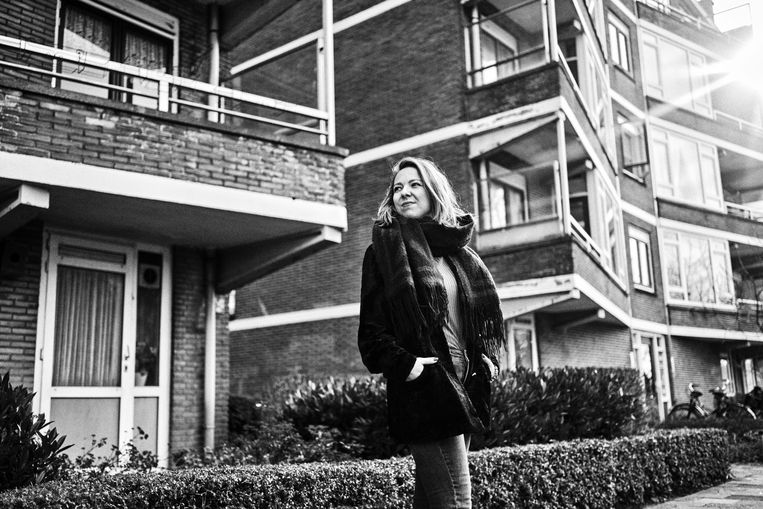 ‘Als mensen destijds zeiden: ‘Gelukkig heb je de herinneringen nog’, schoot ik in paniek. Ik wilde me niets herinneren, dat deed te veel pijn.’ Beeld Thomas Sweertvaegher