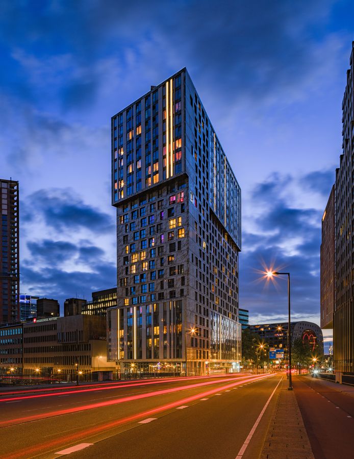 De nieuwe woontoren OurDomain aan de Blaak in Rotterdam, voorbeeld voor wat in Veghel zou kunnen.