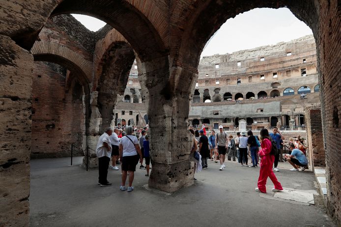 Toeristen in het Colosseum in Rome. Een foto uit mei 2023.