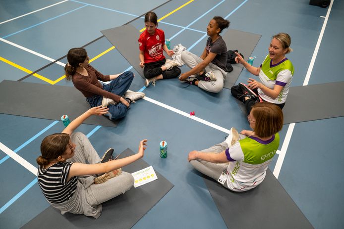In de sporthal van sportcentrum Boeckenberg namen kinderen deel aan een gezondheidsparcours.
