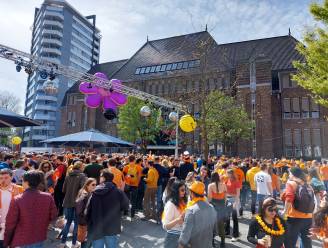 Video: Oranjekoorts! Utrecht viert Koningsdag als de beste, zo ziet dat eruit