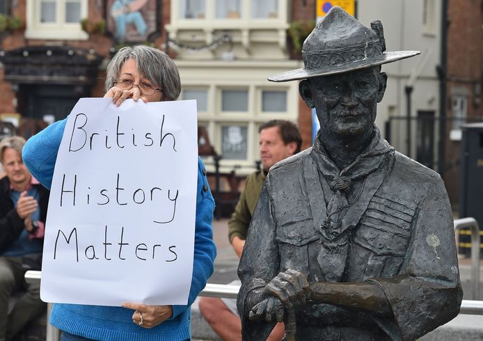 Protestactie bij het beeld van Robert Baden-Powell in Poole.