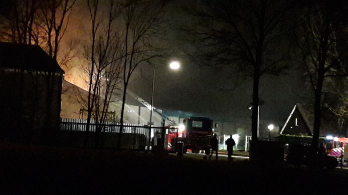 Hulpdiensten ter plekke bij brand Heusden