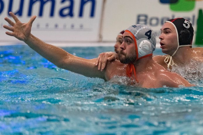 Dorian Lukacs (4) maakte na lang blessureleed zijn rentree bij BZC. De Borculose ploeg won bij Katwijk en is daardoor dicht bij handhaving in de eerste divisie.