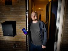 Dikke pret toen vrienden van Peter (31) een Google-locatie maakten, totdat er boa's voor de deur stonden