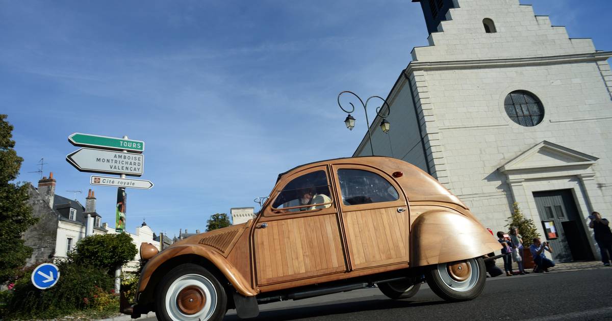 Houten Citroën 2CV voor het eerst de weg op Auto hln.be