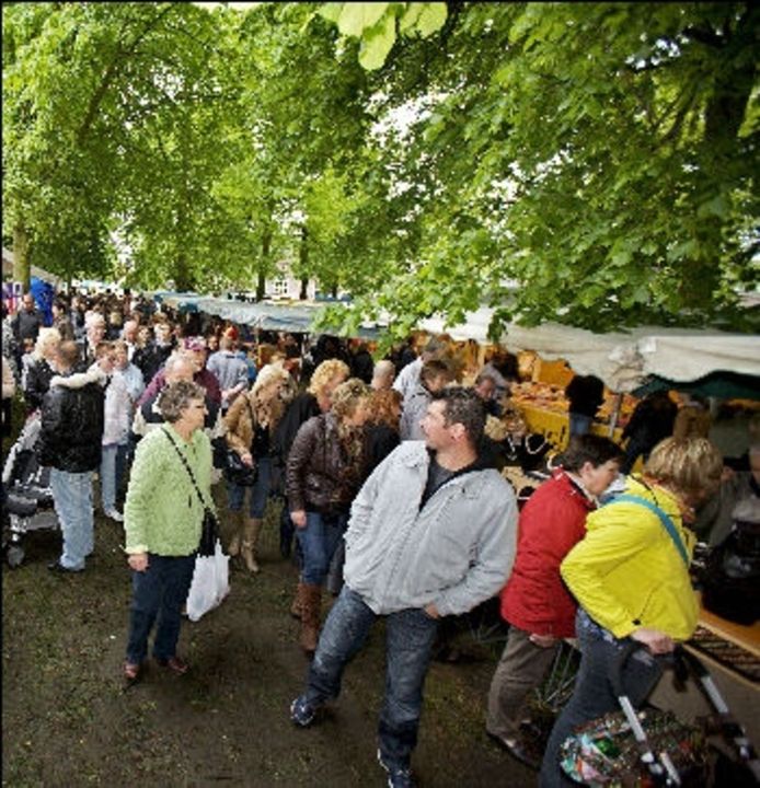 Ruim 15.000 bezoekers op jaarmarkt Den Hout Oosterhout bndestem.nl