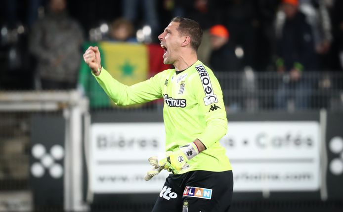 Ook bij Nicolas Penneteau, sterkhouder onder de lat bij Charleroi, staat er een optie in het contract.