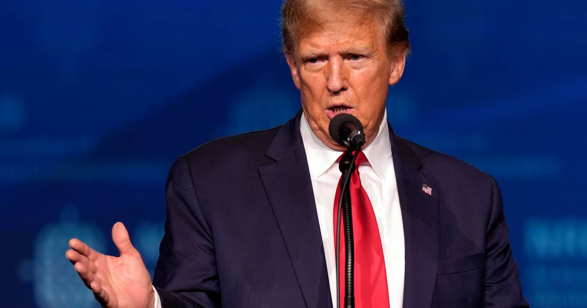 Trump promette di difendere il cristianesimo contro la sinistra, che secondo lui vuole “abbattere le croci” all’estero