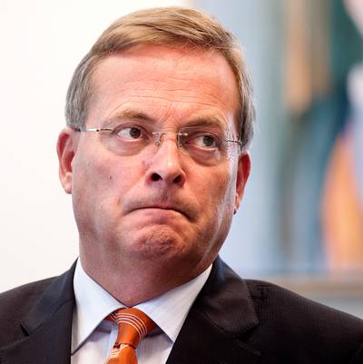 'Burgemeester Baco' nu echt ontslagen en geroyeerd als VVD'er