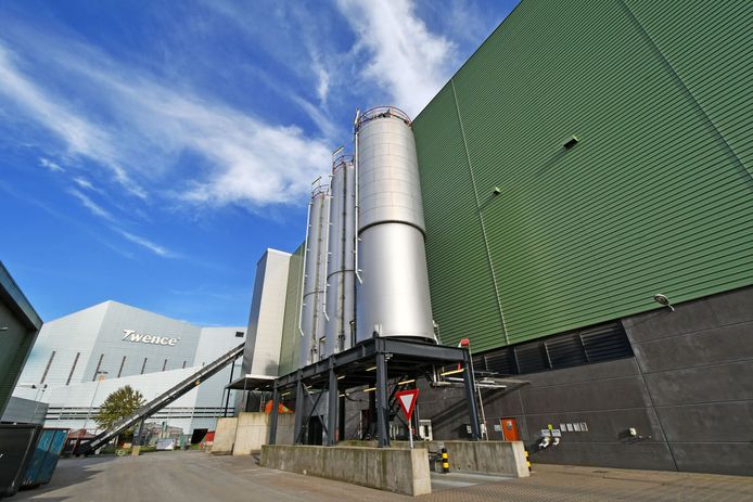 Biomassacentrale Twence die door middel opwekking van stoom en warmte Grolsch, Vredestein en de stadsverwarming bedient of nog gaat bedienen.