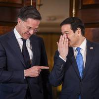 NAVO-topman in Washington: ‘Niet alle Europese landen kwamen afspraken na’ • Trump haalt uit naar bondgenoten: ‘Denk aan Groenland, dat slecht bestuurde stuk ijs!’