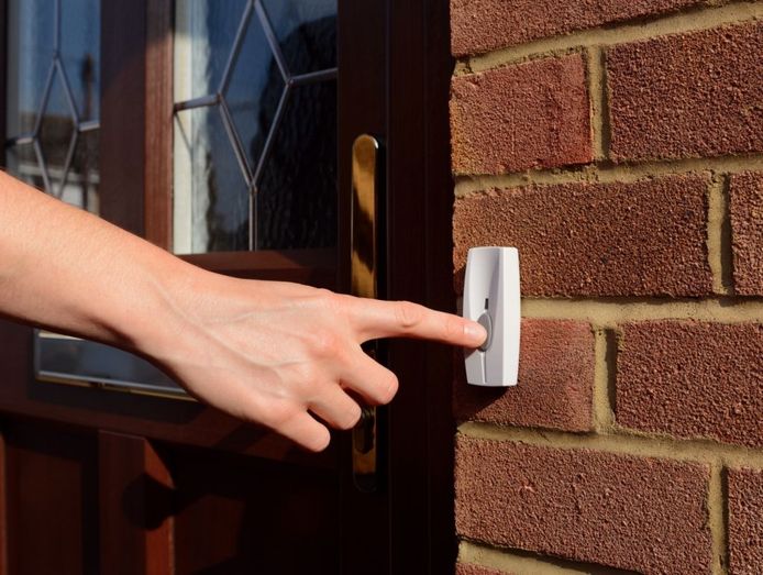 In alle gevallen kwam een ‘medewerker’ van een bedrijf aan de deur, meestal een energiemaatschappij, met de boodschap dat de bewoner geld terug kreeg.