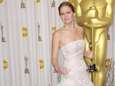 Jennifer Lawrence adresse un doigt d'honneur aux photographes