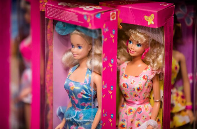 Zeshonderd Barbie's in Almelo & punt achter appje komt over op jongeren | Enschede | tubantia.nl