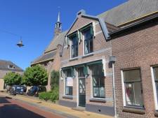 Vertellers delen verhalen over vroegere bewoners in drie Joodse huizen in Steenwijk