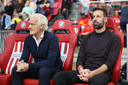 Trainer Ruud van Nistelrooij en assistent Fred Rutten.