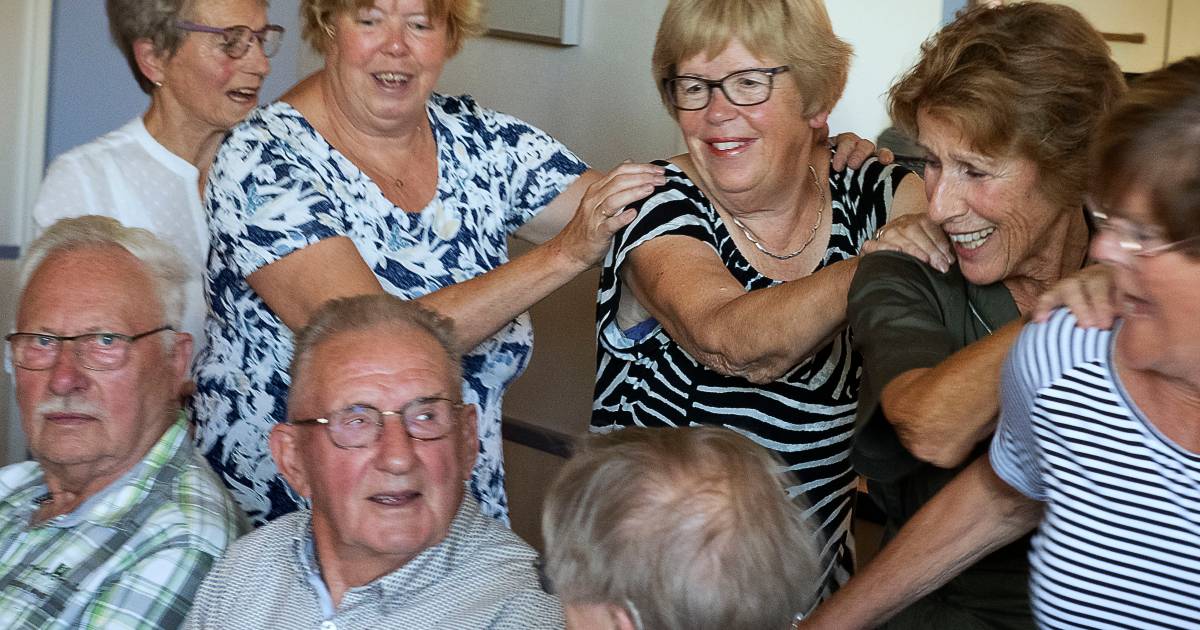 Veel kinderen zijn op vakantie, daarom tropisch feestje bij de Zonnebloem