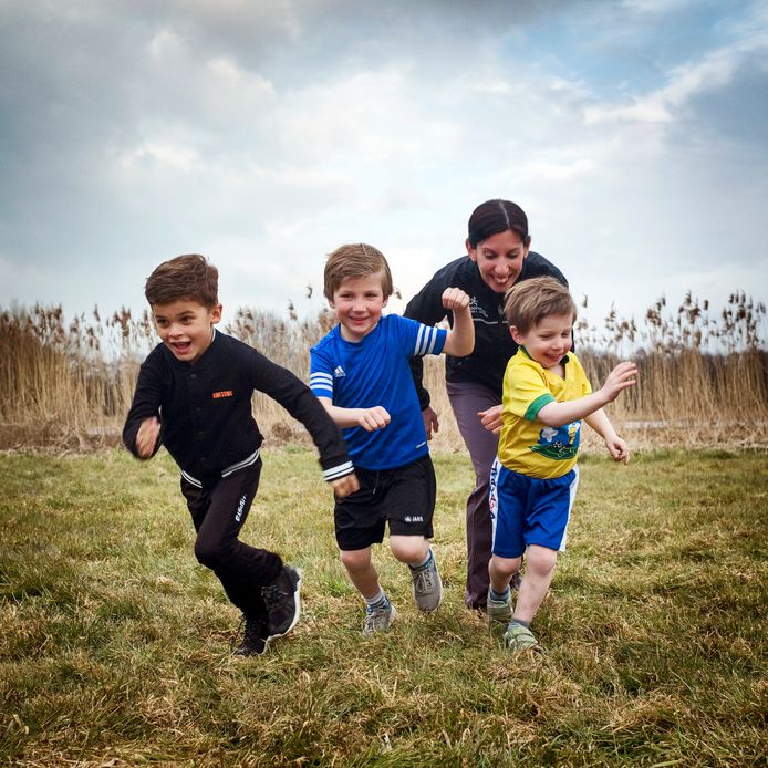De kinderen van Nina Matthijssen trekken nu al af en toe graag een sprintje. Mede voor hen heeft Nina met haar man Michel Hulleman en dorpsgenoot Tom Terpstra het initiatief genomen om een atletiekvereniging op te richten.