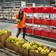 Van biertjes tappen naar boodschappen inpakken: flexwerkers staan nu in distributiecentra