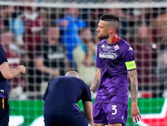 Fiorentina-speler loopt hoofdwond op door uit publiek gegooid voorwerp: ‘Hoop dat iemand zijn werk doet’