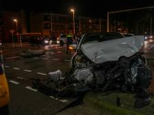 Veel schade op kruising in Eindhoven door botsende auto's