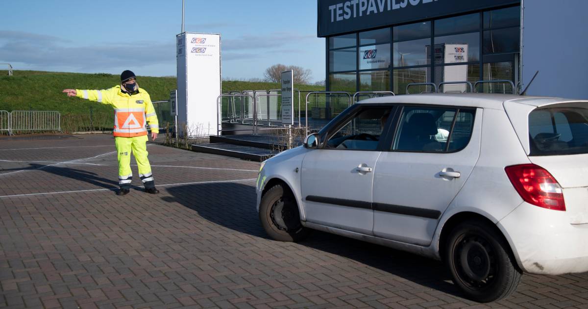 Coronamelder Gaat Af Na Bezoek Aan Teststraat Vragen Bij Geteste Vrouw En Bij De Ggd Binnenland Bd Nl De teststraat coor coronapatienten in de parkeergarage van het umc utrecht op de uithof gaat er zijn in utrecht nog twee teststraten voor coronapatienten in de koningsweg en de koploperstraat. coronamelder gaat af na bezoek aan