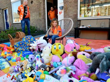 Inwoners van Amerfoort en Nijkerk maken wat van Koningsdag, ondanks de beperkingen