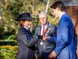 Canadese premier Trudeau legt in Bergen op Zoom krans voor omgekomen soldaten