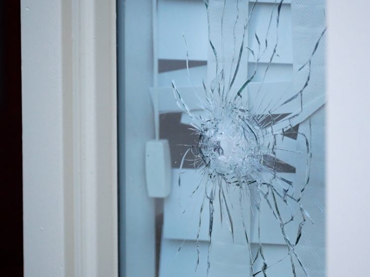 Politie doet onderzoek naar schietincident in Eindhoven: huis negen keer beschoten