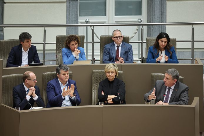 De Vlaamse regering tijdens een debat in het Vlaams parlement op dinsdag 7 maart 2023.
