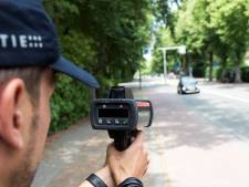 Duitse bestuurder raast met 172 km/u door Twente: rijbewijs kwijt en zelf op zoek naar vervoer