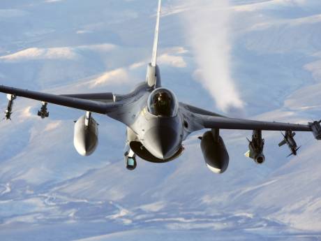 Defensie-experts weten één ding zeker: lessen F-16 vliegen beginnen met extra les Engelse taal
