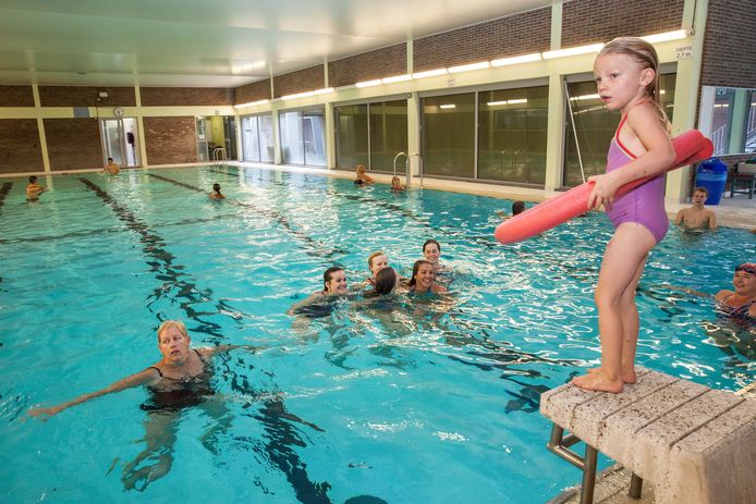 EDUGO campus De Brug geeft vanaf september 2019 het zwembad Rosas een nieuwe invulling en zal op die manier 150 extra plaatsen creëren.