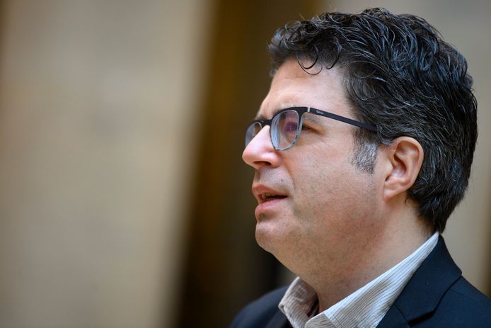 Steven Van Gucht, virologue