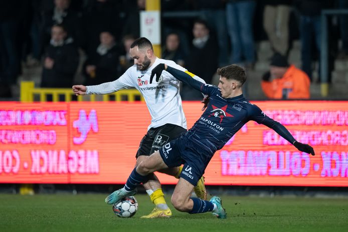 Alexander Maes was tegen Jong Essevee alweer goed voor een doelpunt: "Ik voel me goed achter een diepe spits."