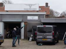Gemaskerde politie valt motorzaak en rijtjeshuis in Doetinchem binnen: seksbedrijf lijkt link