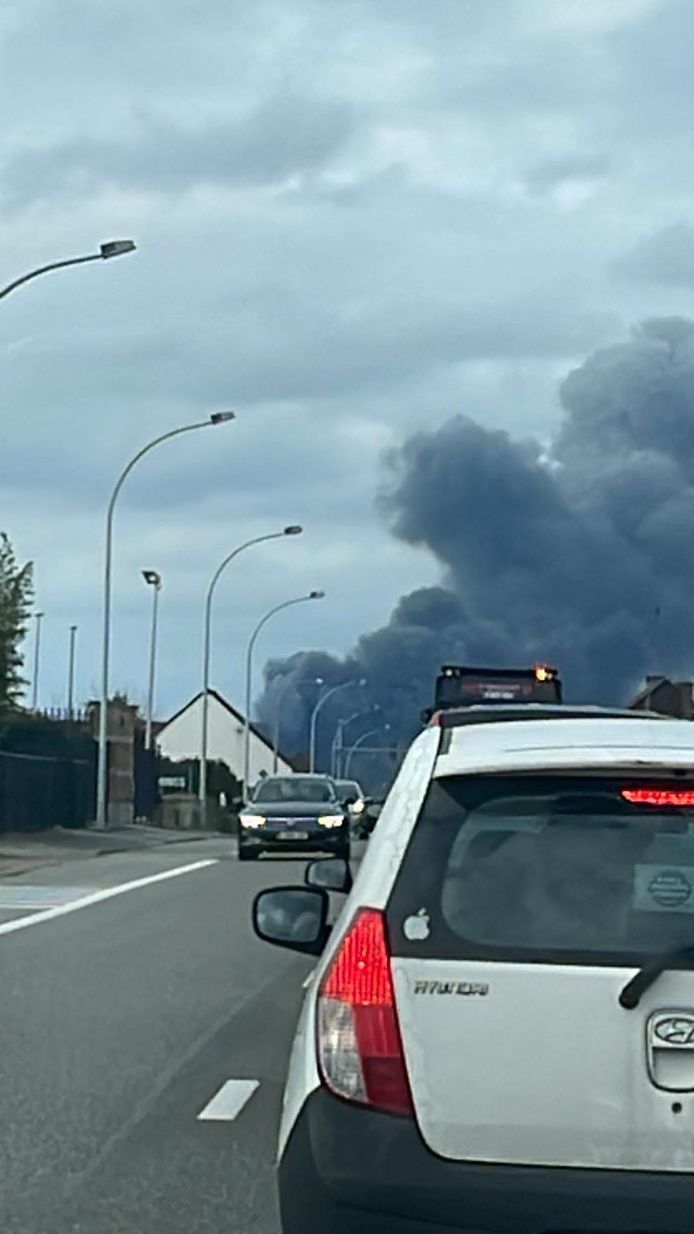 Zware brand op industrieterrein D'Helst in Lebbeke