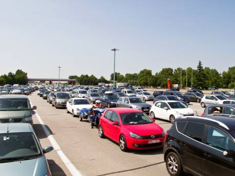 ANWB: Zwarte zaterdagen op de weg nog heftiger door schrappen vluchten Schiphol
