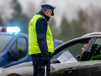 Belg riskeert 8 jaar cel in Polen nadat politie hem met  7 illegale Afghanen in zijn auto betrapt