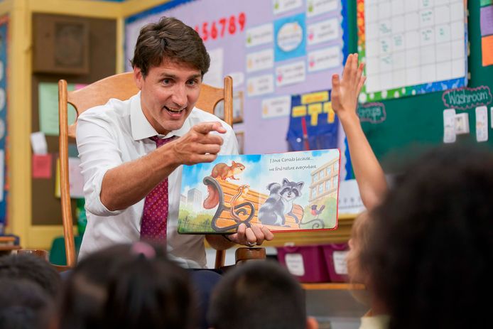 Justin Trudeau tijdens een bezoek aan een school in Ontario.