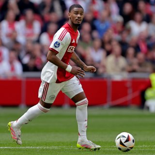 Jorrel Hato heeft toptransfer te pakken: Ajacied voor ruim 40 miljoen naar Chelsea