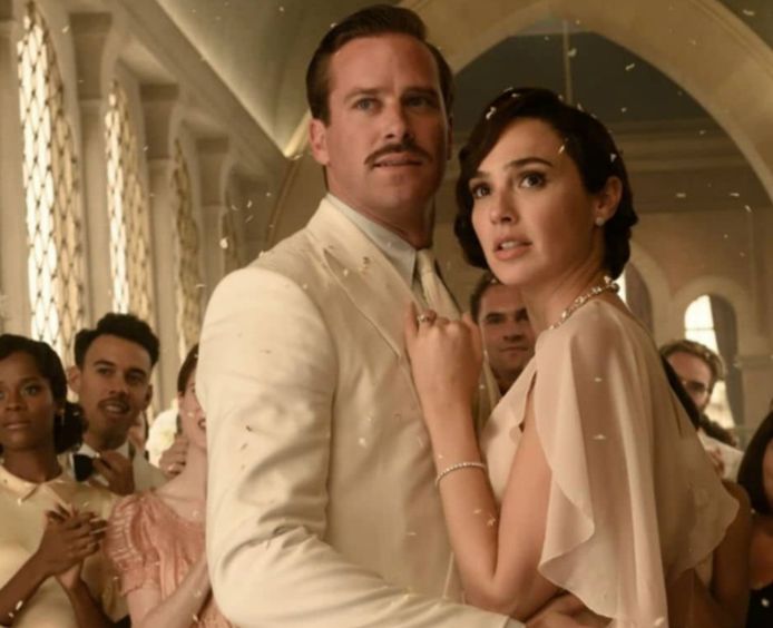 Armie Hammer en Gal Gadot in de film 'Death On The Nile'