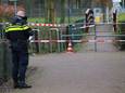 Twee jongeren zijn met lichte verwondingen afgevoerd na een steekpartij.