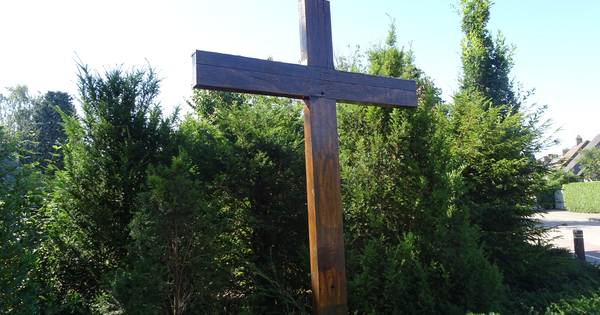 Kruisbeeld gevraagd voor Lennisheuvel, t.e.a.b.